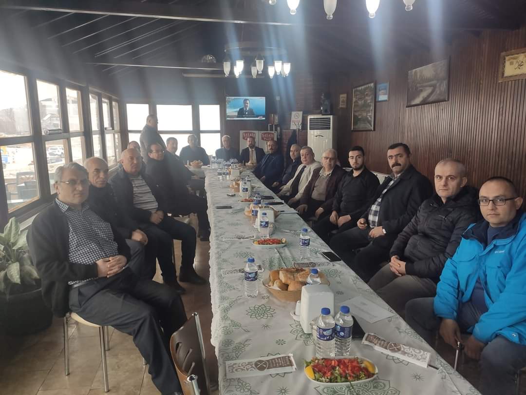 Karabük Şehirlerarası Otobüs Terminali Esnafları dün bir araya geldi.