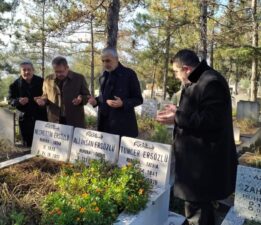 Merhum Tuncer Ersözlü Kabrinde Anıldı.