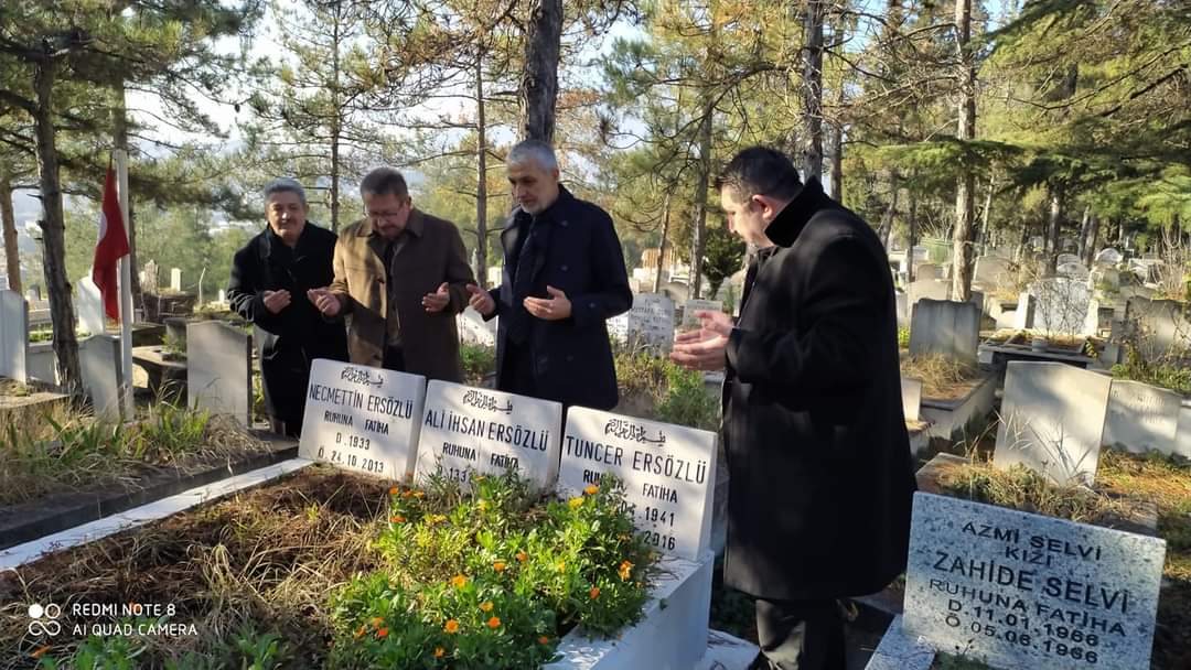 Merhum Tuncer Ersözlü Kabrinde Anıldı.