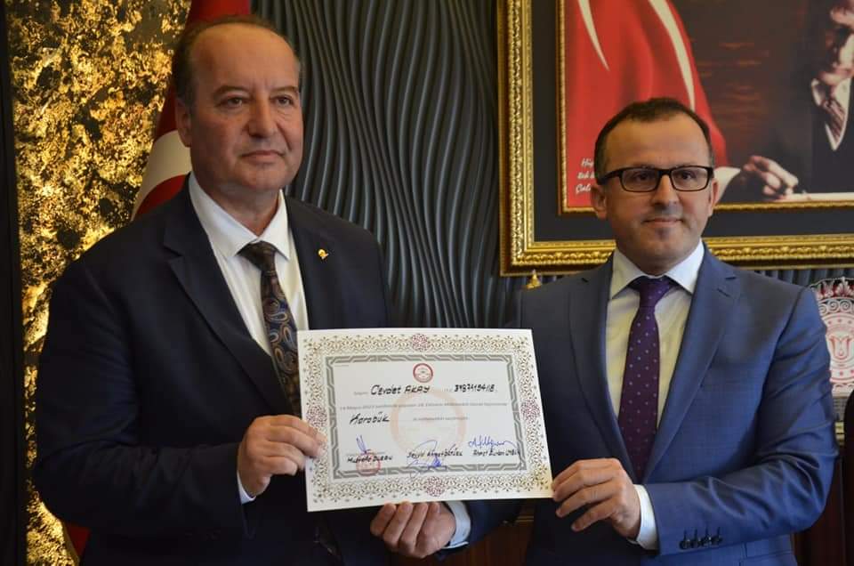 Milletvekili Cevdet Akay, mazbatasını aldı
