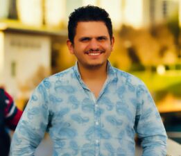 Ünlülerin aranjörü Hüseyin Canayakın Başarıları Göz Dolduruyor.