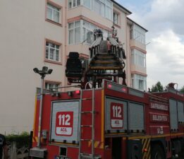 Safranbolu’da Evinde Düşen Kadını İtfaiye Ekipleri Kurtardı.