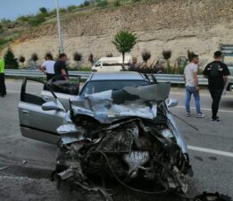SAFRANBOLU-KARABÜK KİREÇ KUYUSUNDA YİNE TRAFİK KAZASI; 3 YARALI