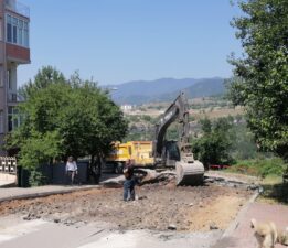 Safranbolu Belediyesi Emek Mahallesinde Asfalt Çalışmalarına Devam Ediyor..