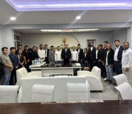 CHP GENÇLİK KOLLARI BAŞKANI, ARKADAŞLARI İLE AK PARTİ GENÇLİK KOLLARINA GEÇTİLER