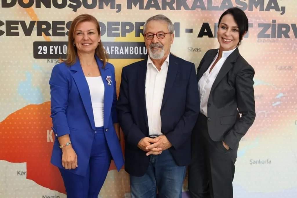 “KENTSEL DÖNÜŞÜM, MARKALAŞMA, KARABÜK VE ÇEVRESİ DEPREM, AFET ZİRVESİ” YAPILDI