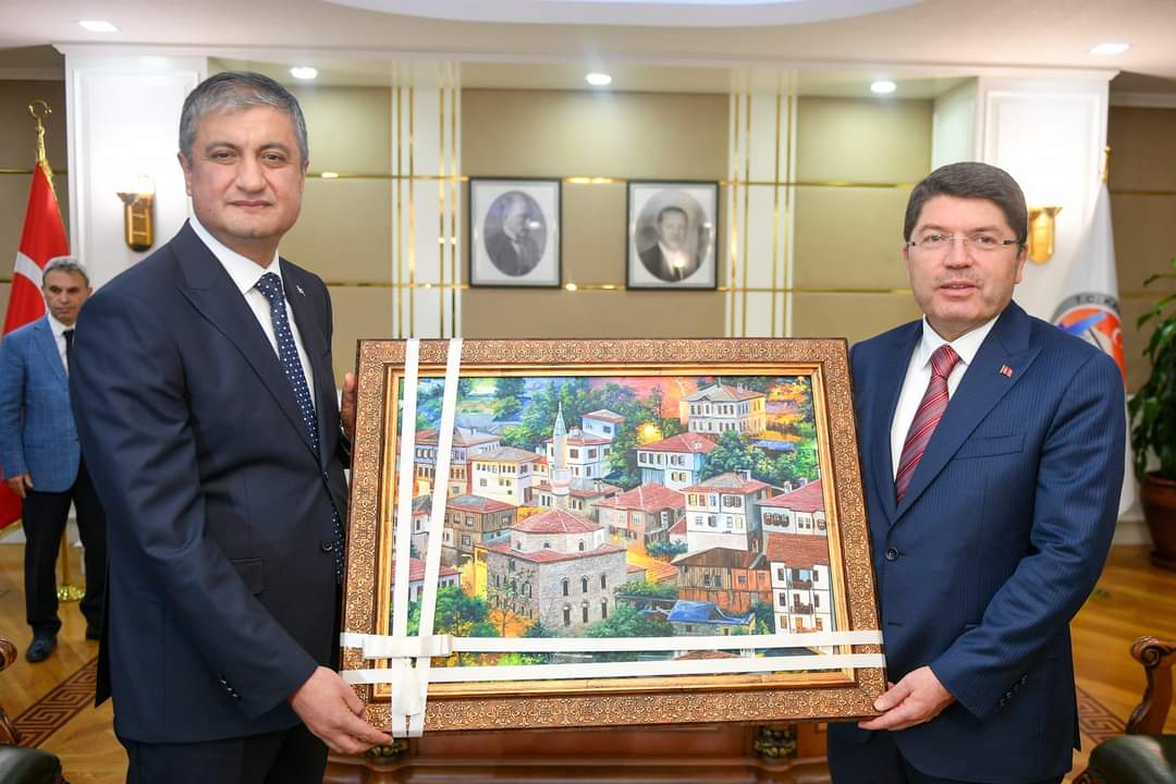 ADALET BAKANI YILMAZ TUNÇ, “KARABÜK’E MODERN BİR ADLİYE BİNASI YAPACAĞIZ”