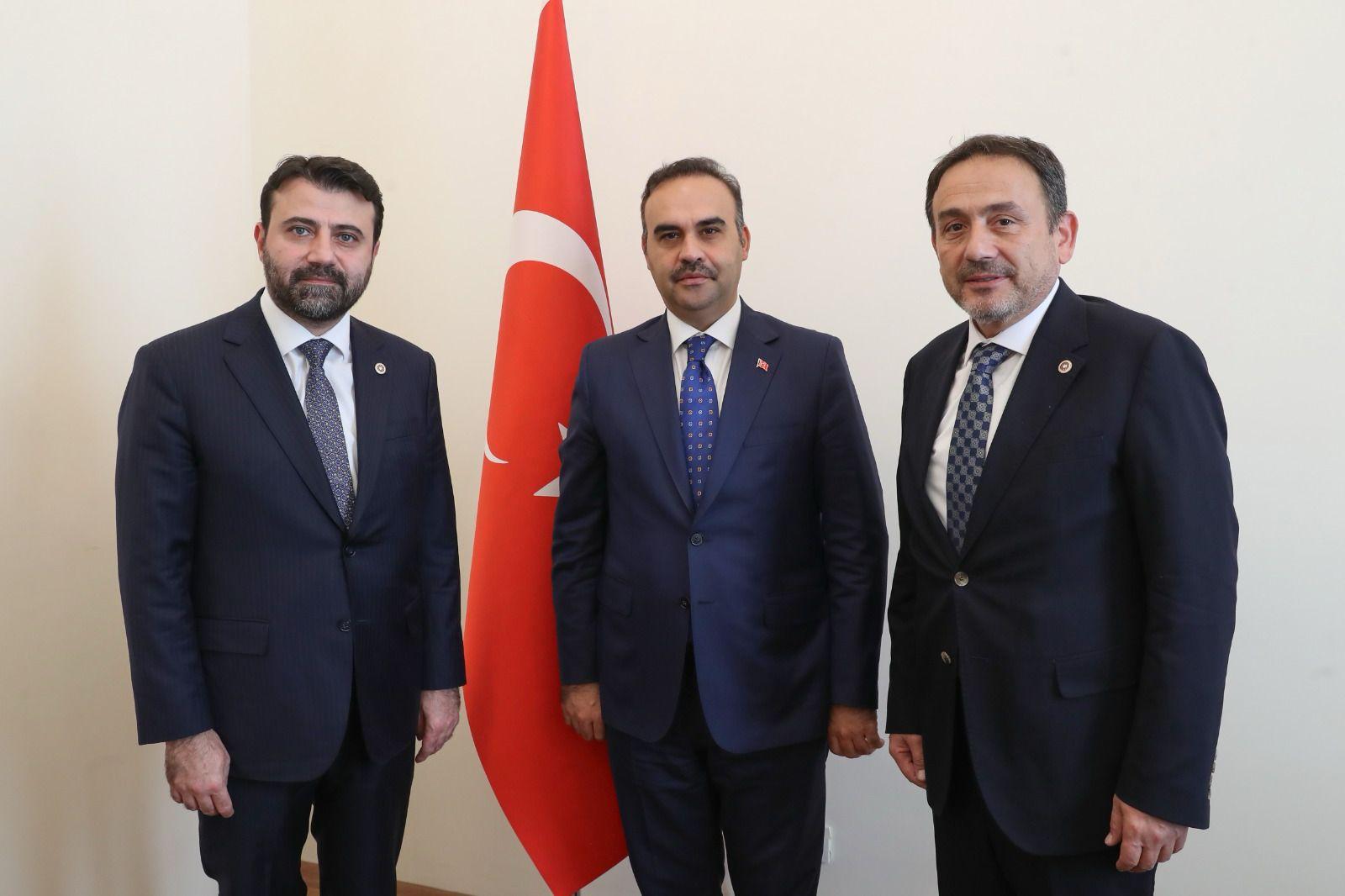 AK Parti Milletvekilleri Bakan Kacır’la görüştü