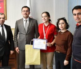 Safranbolu İlçe Milli Eğitim Müdürü Kick Boks Türkiye Şampiyonu Öğrencimiz İkbal Su TABAK’ı Ağırladı