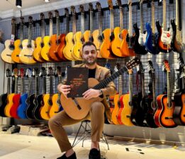 Mosso Müzik Yönetim Kurulu Başkanı Ahmet Kılıç, Klasik Gitar Metodu’nu Çıkardı