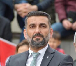 YASİN BAŞKAN HEM DUA EDİYOR HEM DUA ALIYOR