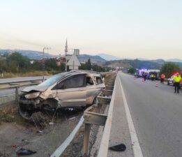 Karabük Hamzalar Köyü Yakınında Meydana Gelen Kazada  1 Kişi Hayatını Kaybetti, 2 Kişi Yaralandı..