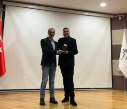 Karabük Üniversitesi Genç Girişimciler Kulübü Üyeleri Kariyer ve Kişisel Gelişim Zirvesinde Buluştu