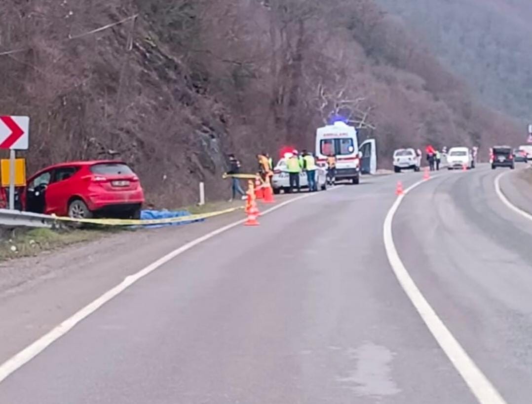 Yenice-Zonguldak Kara Yolunda Trafik Kazası: 1 Kişi Hayatını Kaybetti