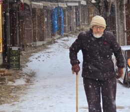 Tarihin Beyaz Örtüsü: Safranbolu Karlar Altında Masalsı Bir Görünüme Büründü!