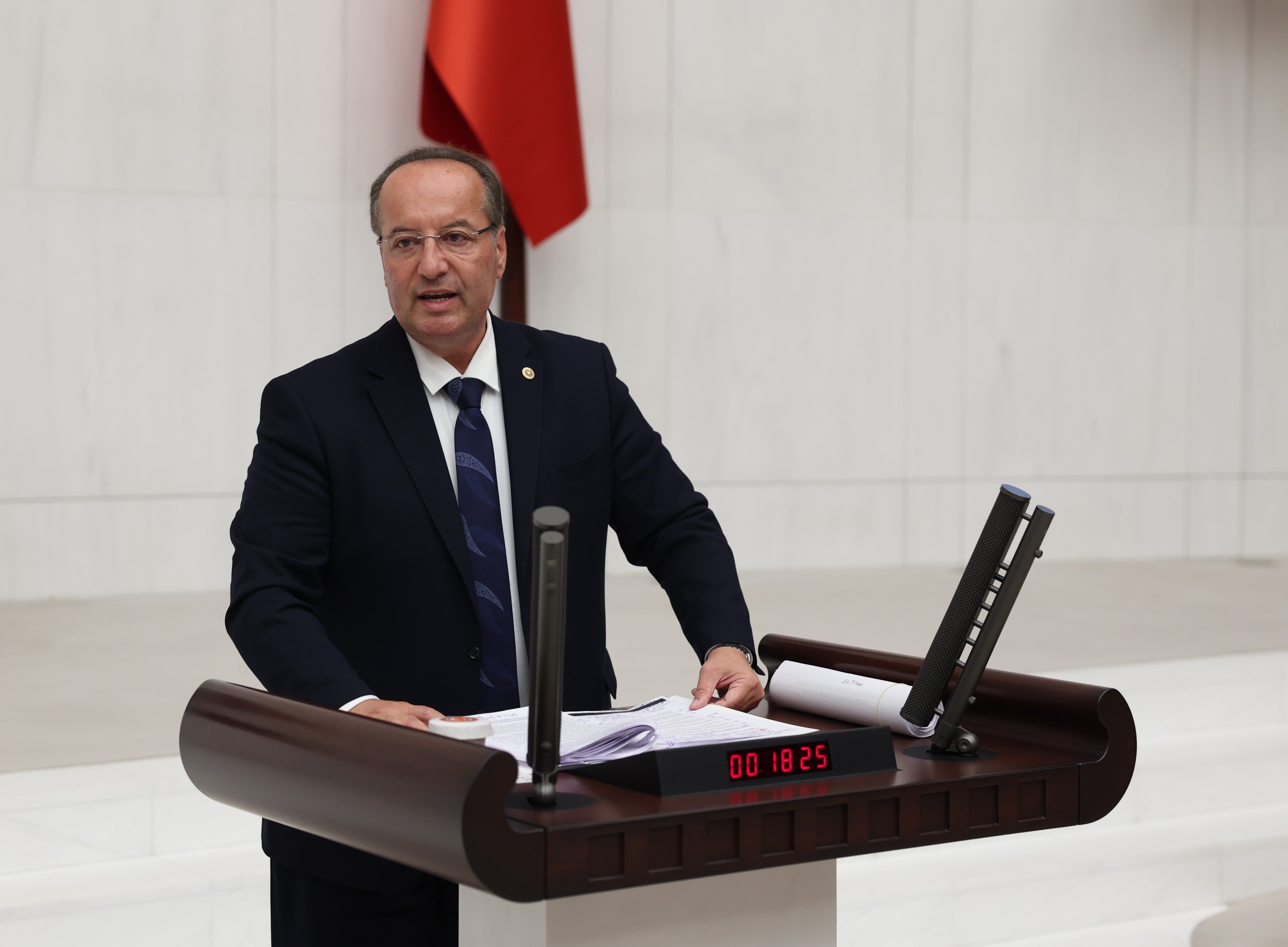 MİLLETVEKİLİ AKAY KARDEMİR İŞÇİLERİNİN TALEPLERİNİ TBMM’DEN DİLE GETİRDİ