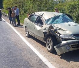 Yenice Yolunda Kaya Düştü, 2’si çocuk 5 yaralı.