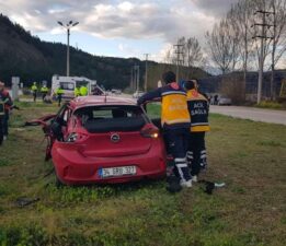 Karabük’te otomobil ile tır çarpıştı: 3 ölü, 2 yaralı