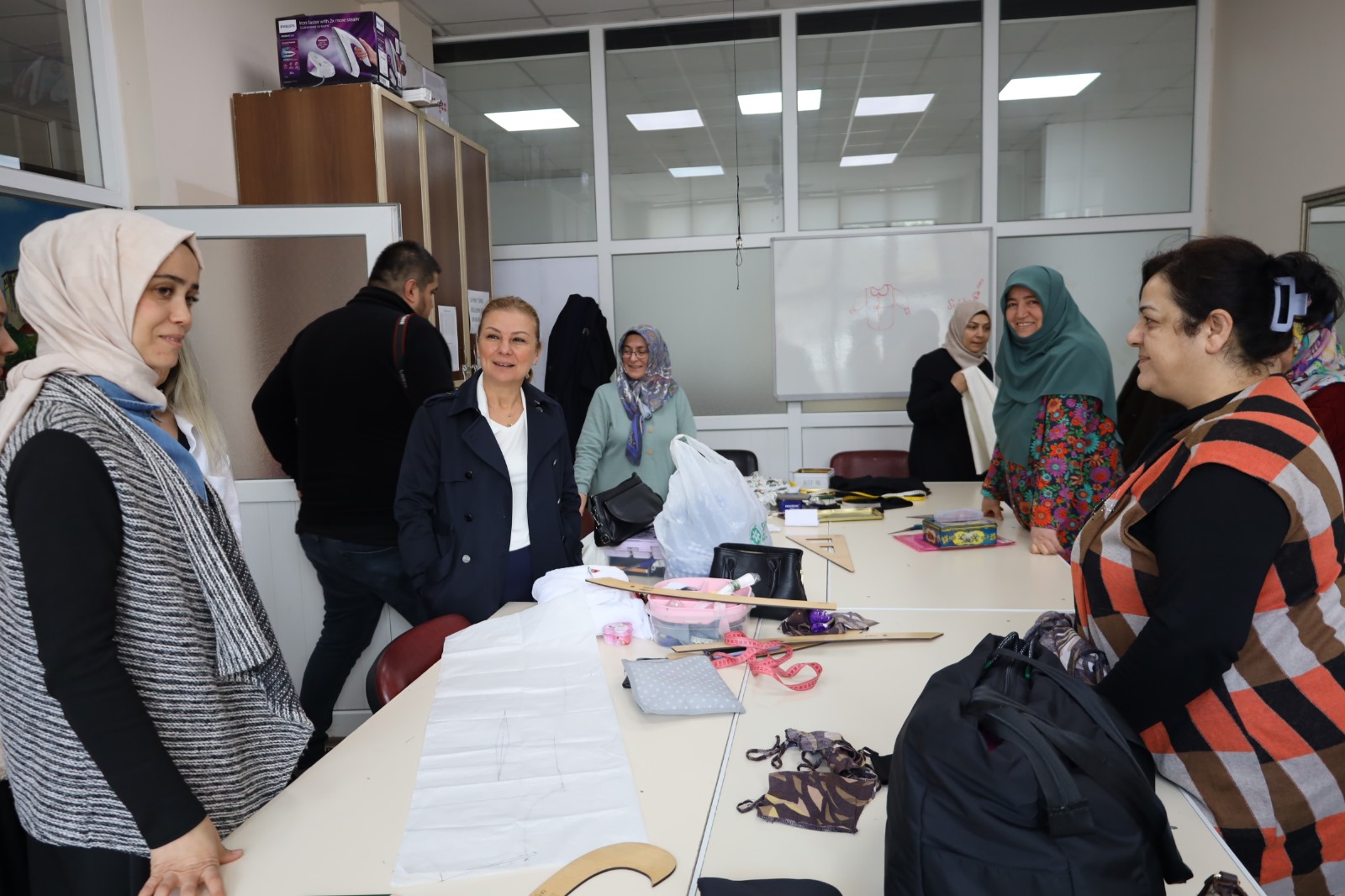 Kadınların Gücüyle Üretim Başlıyor: Safranbolu Dikim Evi Açılışa Gün Sayıyor.
