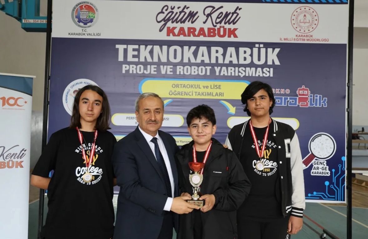 BİR BAŞARıDA ROBOTİKTEN MY Kolej’den TeknoKarabük 2025’te Büyük Başarı!