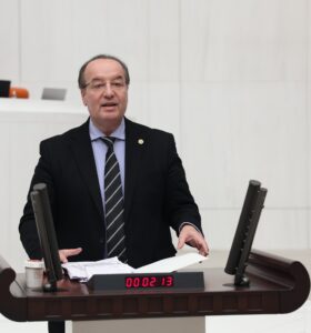 CHP’li Akay: Karabük’e İhtisas Fakülteleri Açılmalı”