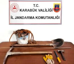 Eflani’de İzinsiz Kazı Yapan 2 Şahıs Suçüstü Yakalandı