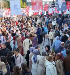 KBÜFEST 2025 Başladı, Türkiye’nin Kültürel Değerleri Karabük’te Buluştu