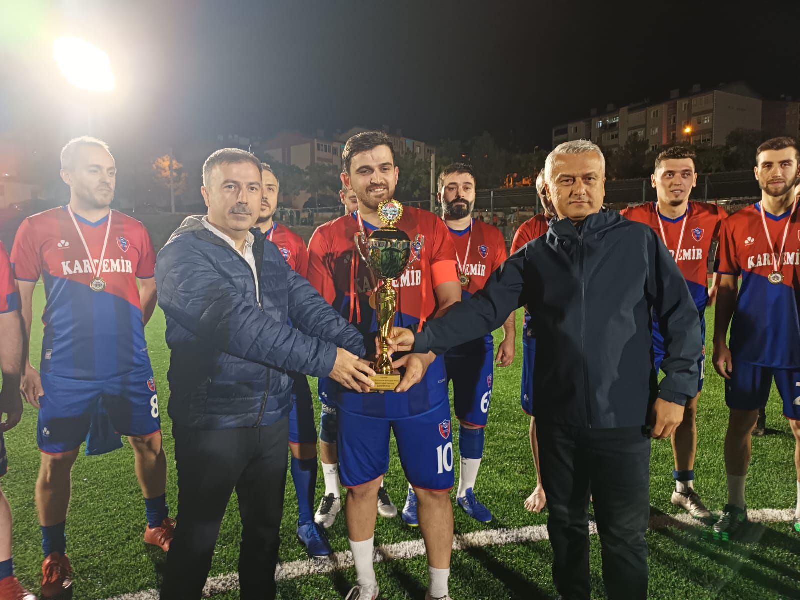 Karabük’te Düzenlenen 5. Bahar Futbol Turnuvasında KARDEMİR Şampiyon oldu.