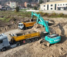 ADALET SARAYINDA İLK KAZMA VURULDU