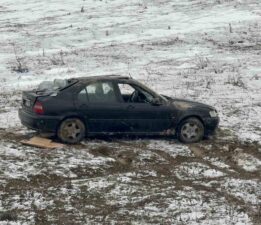 Karabük’te Boş araziye uçan otomobilin sürücüsü yaralandı