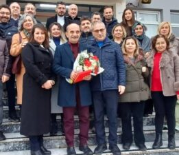 Safranbolu’da 40 yıllık eğitimcinin meslek hayatı alkışlarla son buldu.