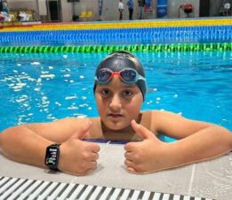 Karabüklü sporcu Muhammed Fatih Lord, 50 metre su üstü paletli yüzmede Türkiye şampiyonu oldu.