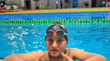 Karabüklü sporcu Muhammed Fatih Lord, 50 metre su üstü paletli yüzmede Türkiye şampiyonu oldu.