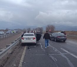 Karabük Gerede Yolu Kemikli Rampasında Meydana Gelen Kazada 1 Kişi Hayatını Kaybetti 3 Yaralı