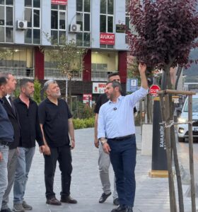 BAŞKAN ÇETİNKAYA KEMAL GÜNEŞ CADDESİNDE TAMAMLANAN ÇALIŞMALARI İNCELEDİ VATANDAŞTAN CADDEYE TAM NOT