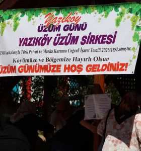 Yazıköy’de Üzüm Günü Coşkusu: Yöresel Ürünler Tanıtıldı