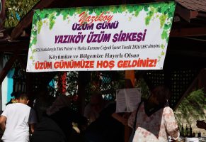 Yazıköy’de Üzüm Günü Coşkusu: Yöresel Ürünler Tanıtıldı