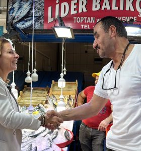 Başkan Köse’den balık hali esnafına sezon ziyareti