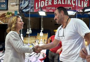 Başkan Köse’den balık hali esnafına sezon ziyareti