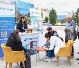 Medikar Hastanesi’nden 1 Ekim Dünya Yaşlılar Günü’nde Sağlık Farkındalığı Etkinliği